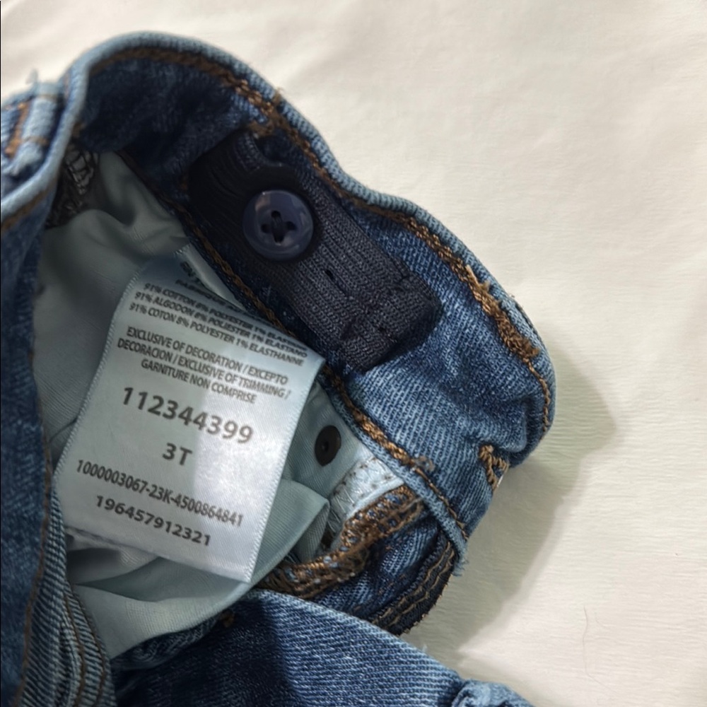 Wrangler Blue Jeans Classic Straight-Leg Fit - Picture 2 of 5